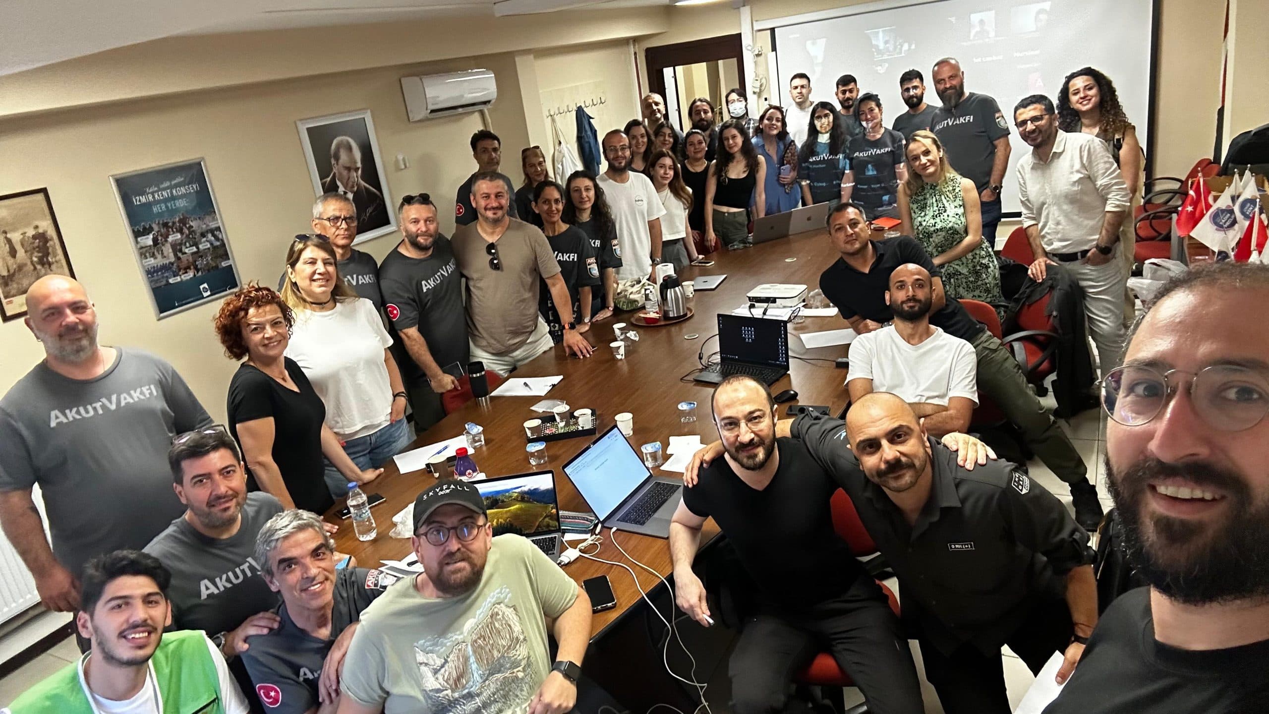 LHSV, Afet Platformu ile İzmirde